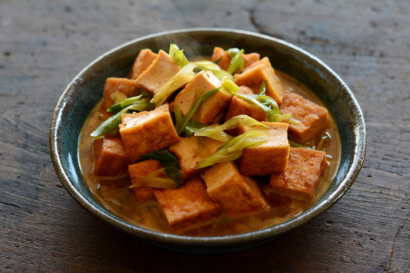 大根 と 厚 揚げ の 煮物