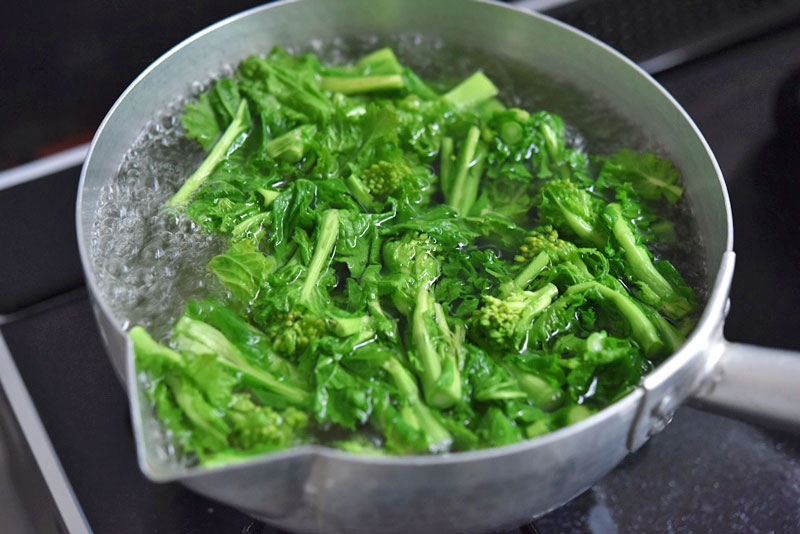 菜の花のゆで方と茎の太さごとのゆで時間 白ごはん Com