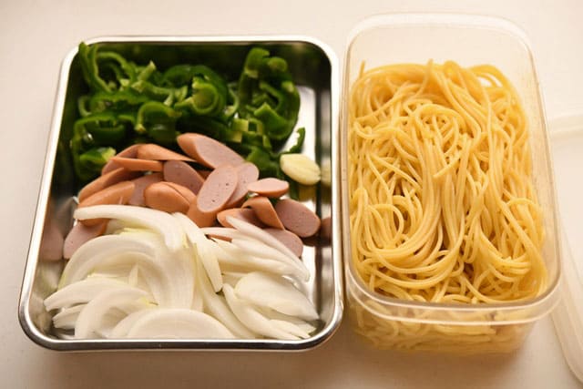 ナポリタン弁当の具材