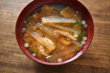 大根と油あげの味噌汁