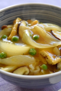 新玉ねぎのだしカレー丼