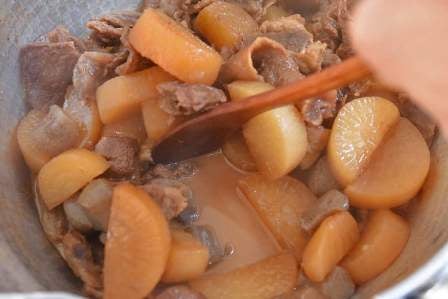 出来上がりの煮汁の分量の様子