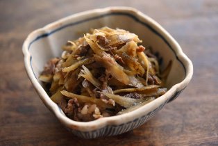 牛ごぼう 牛肉とごぼうの甘辛煮 のレシピ 作り方 白ごはん Com