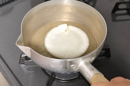 ラードを加熱する