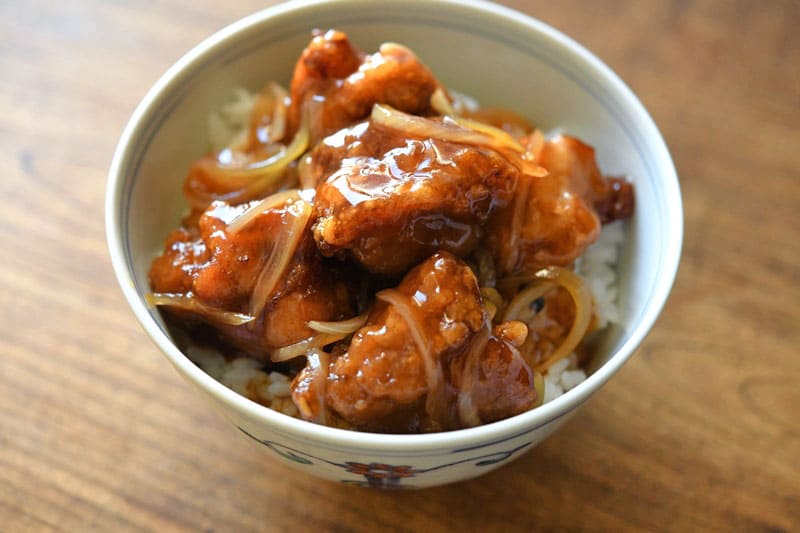 唐揚げ丼の写真