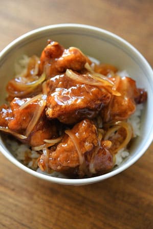 唐揚げ丼の写真