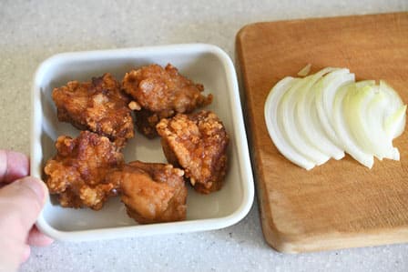 唐揚げ丼の具材一覧