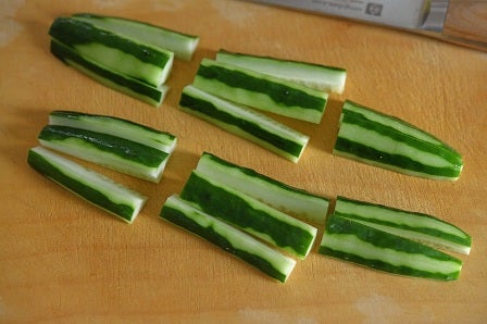 食べやすい大きさに切る