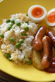 バター醤油の豆の混ぜご飯の写真