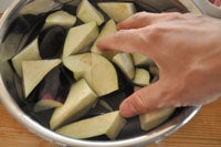 なすとピーマンの味噌炒め なべしぎ のレシピ 白ごはん Com