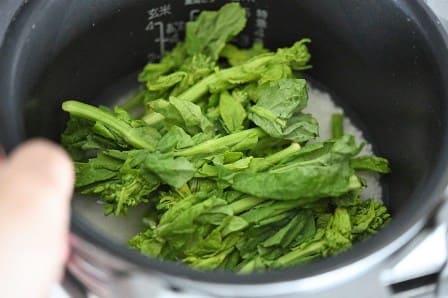 炊飯器にセットする