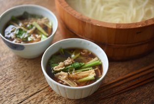 釜揚げ肉汁つけうどん