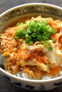 簡単そぼろ親子丼