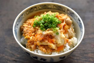 簡単そぼろ親子丼