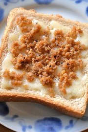 そぼろチーズトーストの写真