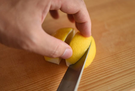 丁寧に作るレモンのくし切りの切り方 やり方 白ごはん Com