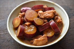 さつまいもと鶏肉の煮物