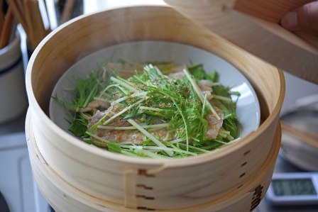 水菜と豚肉の蒸し物