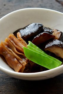 干し椎茸とかんぴょうの煮物の写真