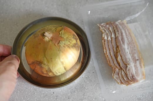 新玉ねぎとベーコン