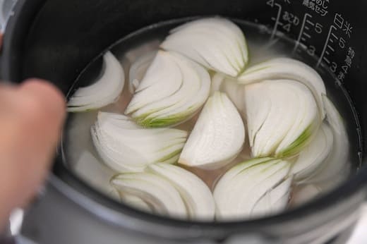 内釜をセットする