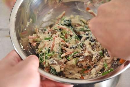 ヘラでよく混ぜる