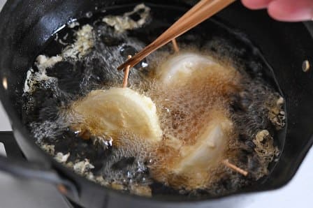 玉ねぎの上下を返す