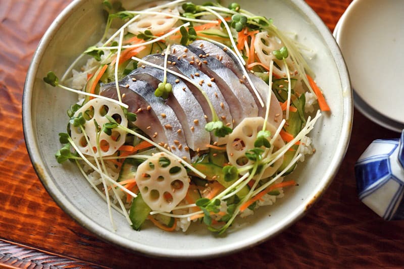 しめ鯖のちらし寿司の写真