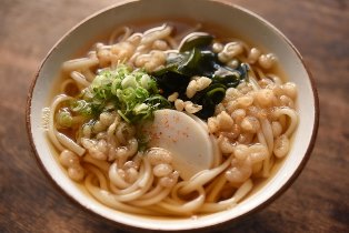 基本となる かけうどん うどんつゆ のレシピ 作り方 白ごはん Com