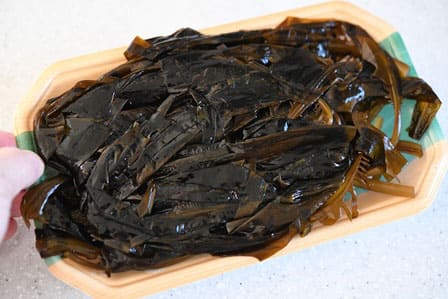 購入した生わかめ