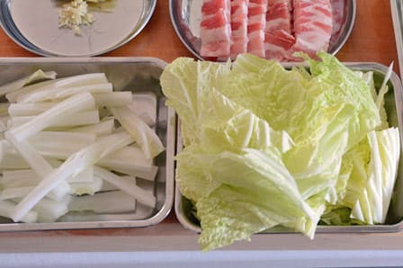 白菜の茎と葉の切り方